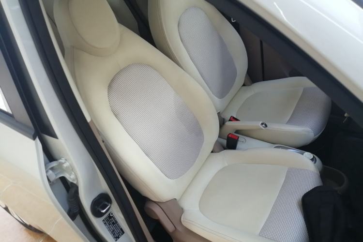 Used Wuling Hongguang MINIEV 2025 Four-Door Version Advanced Edition Right Front Seat