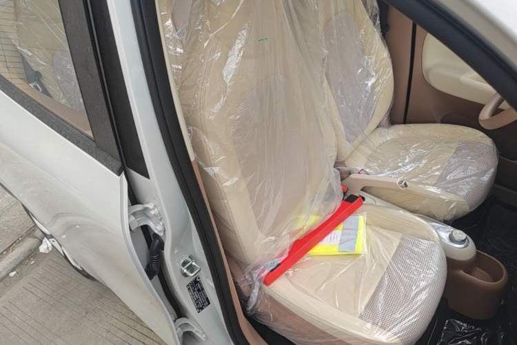 Used Wuling Hongguang MINIEV 2025 Four-Door Version Advanced Edition Right Front Seat