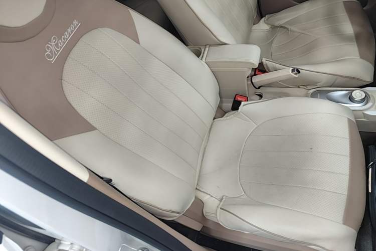 Used Wuling Hongguang MINIEV 2025 Four-Door Version Advanced Edition Right Front Seat