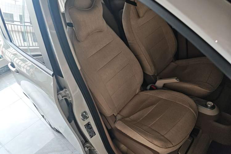 Used Wuling Hongguang MINIEV 2025 Four-Door Version Advanced Edition Right Front Seat