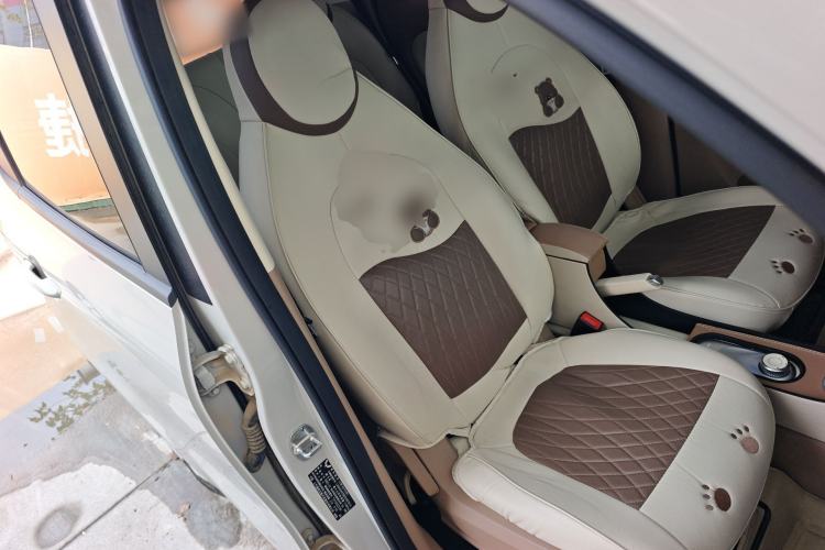 Used Wuling Hongguang MINIEV 2025 Four-Door Version Advanced Edition Right Front Seat