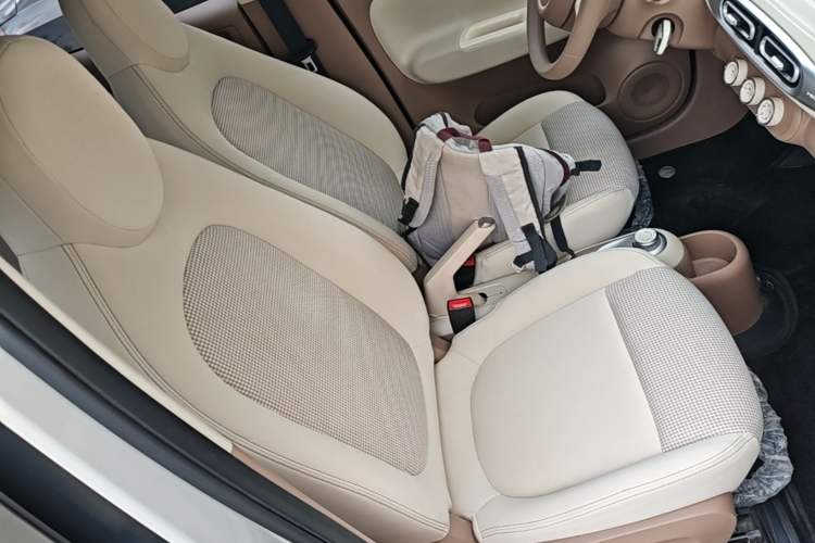 Used Wuling Hongguang MINIEV 2025 Four-Door Version Advanced Edition Right Front Seat