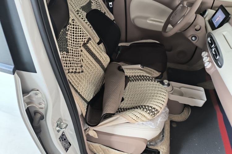 Used Wuling Hongguang MINIEV 2025 Four-Door Version Advanced Edition Right Front Seat