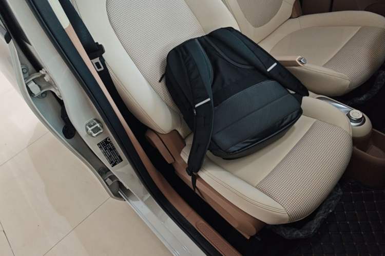 Used Wuling Hongguang MINIEV 2025 Four-Door Version Advanced Edition Right Front Seat
