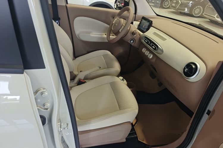 Used Wuling Hongguang MINIEV 2025 Four-Door Version Advanced Edition Right Front Seat