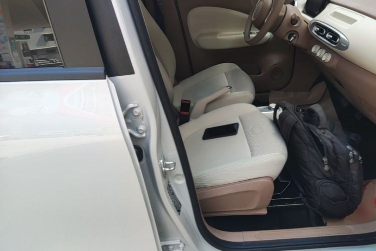 Used Wuling Hongguang MINIEV 2025 Four-Door Version Advanced Edition Right Front Seat