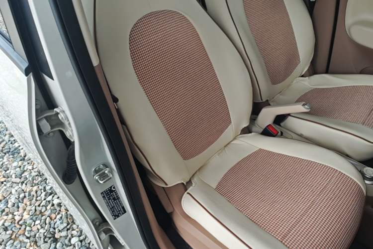 Used Wuling Hongguang MINIEV 2025 Four-Door Version Advanced Edition Right Front Seat