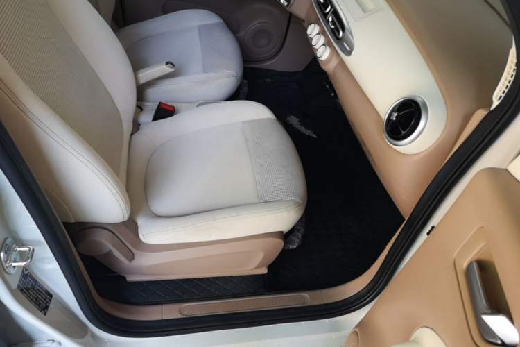 Used Wuling Hongguang MINIEV 2025 Four-Door Version Advanced Edition Right Front Seat