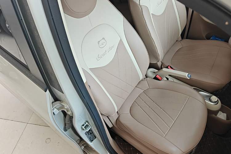 Used Wuling Hongguang MINIEV 2025 Four-Door Version Advanced Edition Right Front Seat