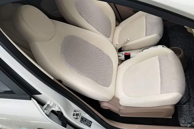 Used Wuling Hongguang MINIEV 2025 Four-Door Version Premium Edition Right Front Seat