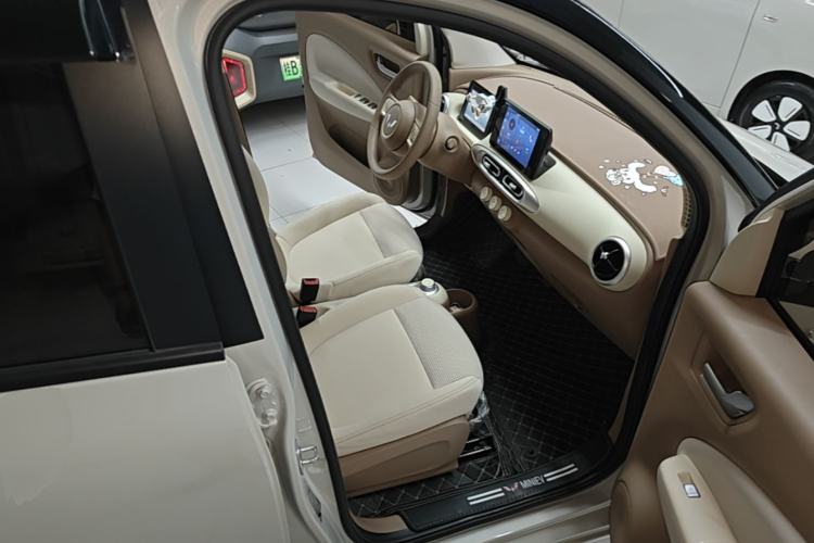 Used Wuling Hongguang MINIEV 2025 Four-Door Version Zhenxiang+ Edition Right Front Seat