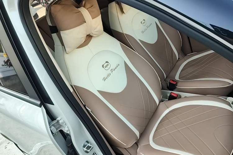 Used Wuling Hongguang MINIEV 2025 Four-Door Version Zhenxiang+ Edition Right Front Seat