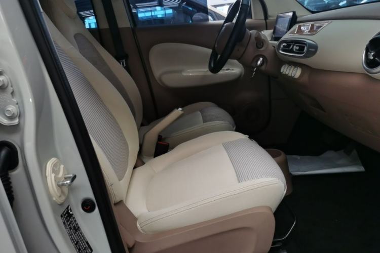 Used Wuling Hongguang MINIEV 2025 Four-Door Version Advanced Edition Right Front Seat