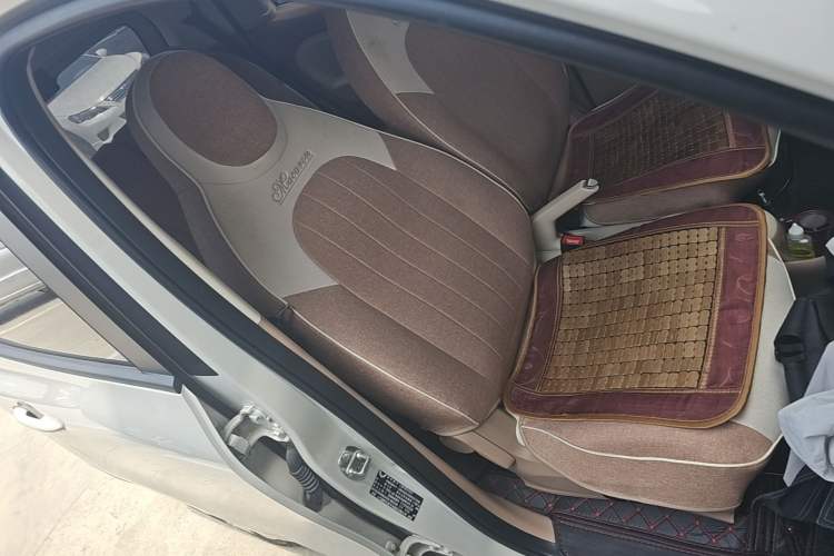 Used Wuling Hongguang MINIEV 2025 Four-Door Version Advanced Edition Right Front Seat