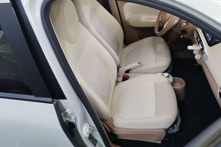 Used Wuling Hongguang MINIEV 2025 Four-Door Version Advanced Edition Right Front Seat