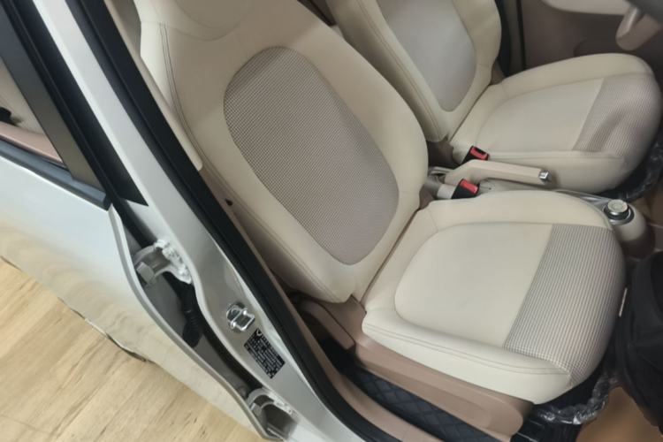 Used Wuling Hongguang MINIEV 2025 Four-Door Version Premium Edition Right Front Seat