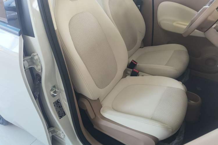 Used Wuling Hongguang MINIEV 2025 Four-Door Version Premium Edition Right Front Seat