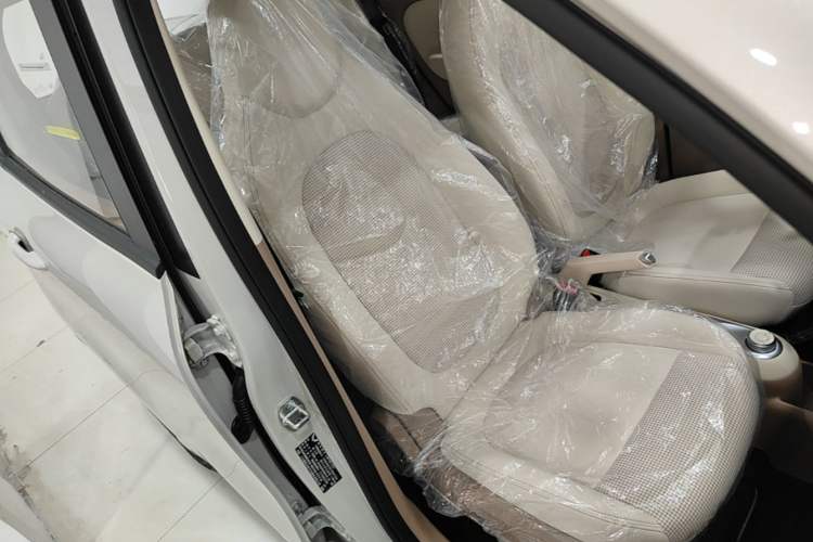 Used Wuling Hongguang MINIEV 2025 Four-Door Version Advanced Edition Right Front Seat