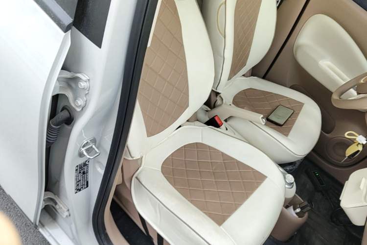 Used Wuling Hongguang MINIEV 2025 Four-Door Version Advanced Edition Right Front Seat