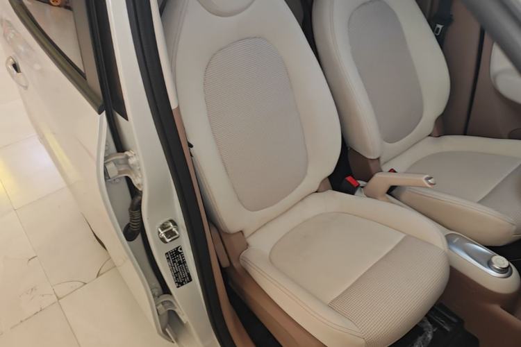 Used Wuling Hongguang MINIEV 2025 Four-Door Version Advanced Edition Right Front Seat
