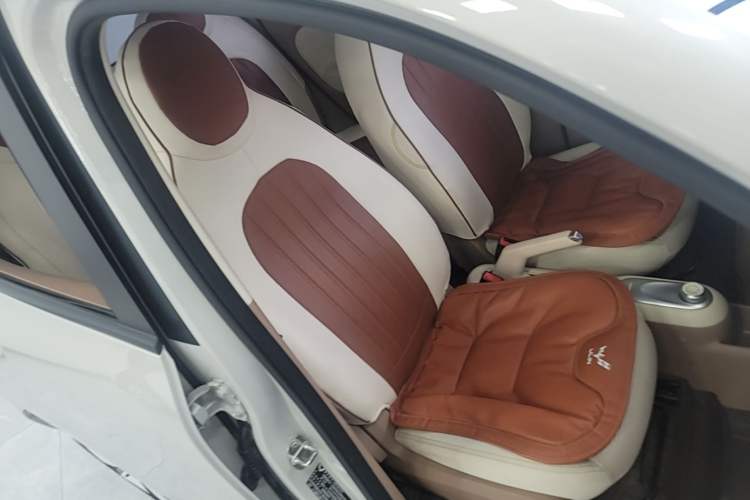 Used Wuling Hongguang MINIEV 2025 Four-Door Version Advanced Edition Right Front Seat