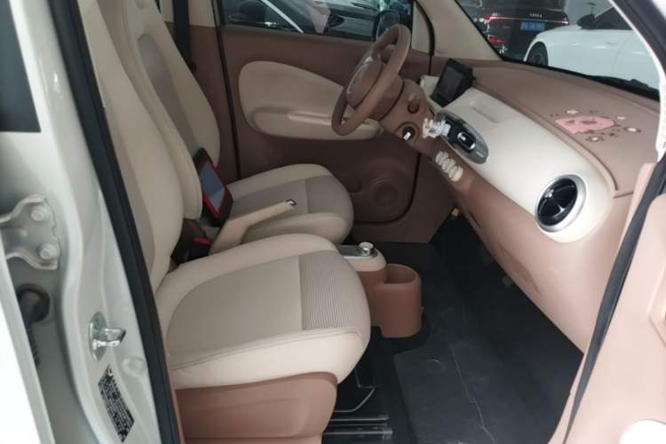 Used Wuling Hongguang MINIEV 2025 Four-Door Version Advanced Edition Right Front Seat