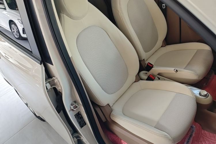 Used Wuling Hongguang MINIEV 2025 Four-Door Version Advanced Edition Right Front Seat