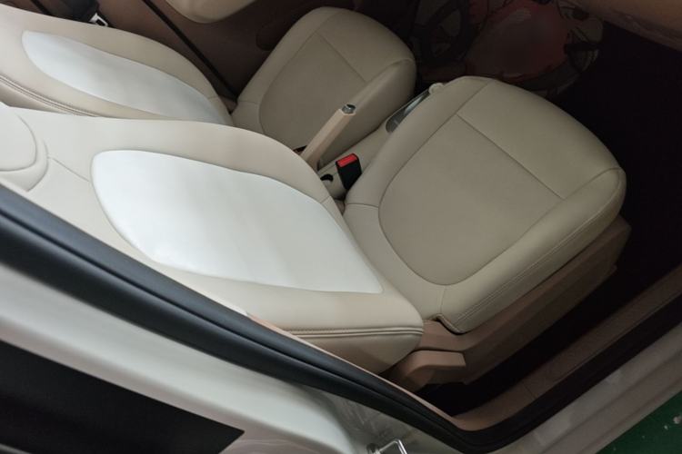 Used Wuling Hongguang MINIEV 2025 Four-Door Version Advanced Edition Right Front Seat