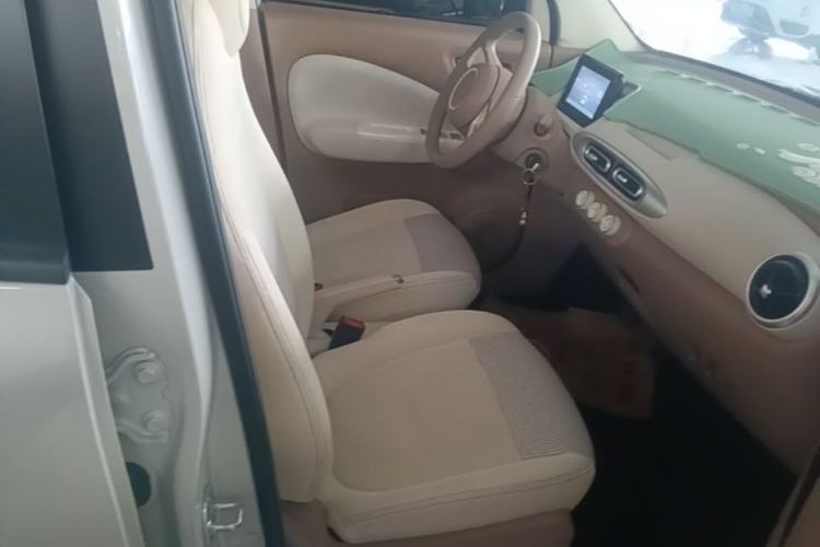 Used Wuling Hongguang MINIEV 2025 Four-Door Version Advanced Edition Right Front Seat
