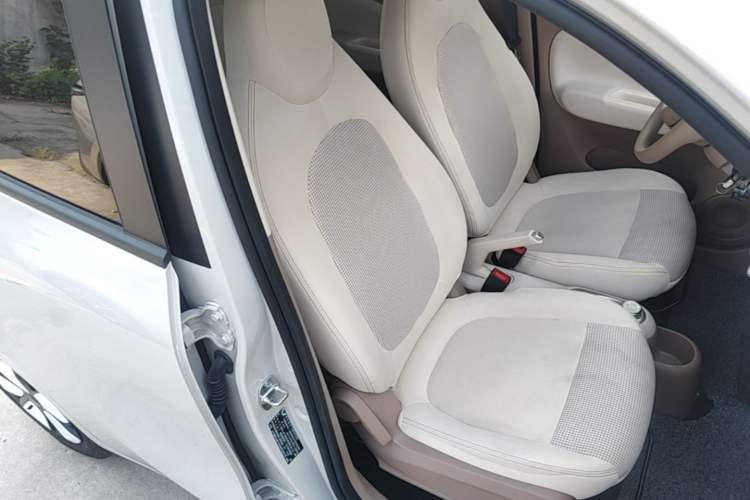 Used Wuling Hongguang MINIEV 2025 Four-Door Version Advanced Edition Right Front Seat