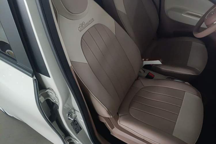 Used Wuling Hongguang MINIEV 2025 Four-Door Version Advanced Edition Right Front Seat