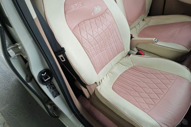 Used Wuling Hongguang MINIEV 2025 Four-Door Version Advanced Edition Right Front Seat
