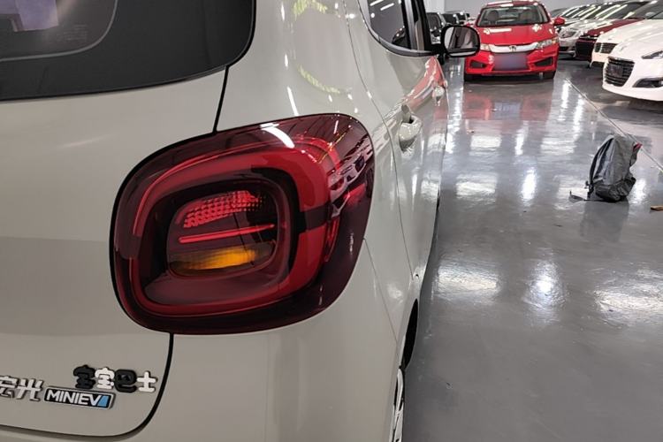 Used Wuling Hongguang MINIEV 2025 Four-Door Version Premium Edition Right Rear Taillight