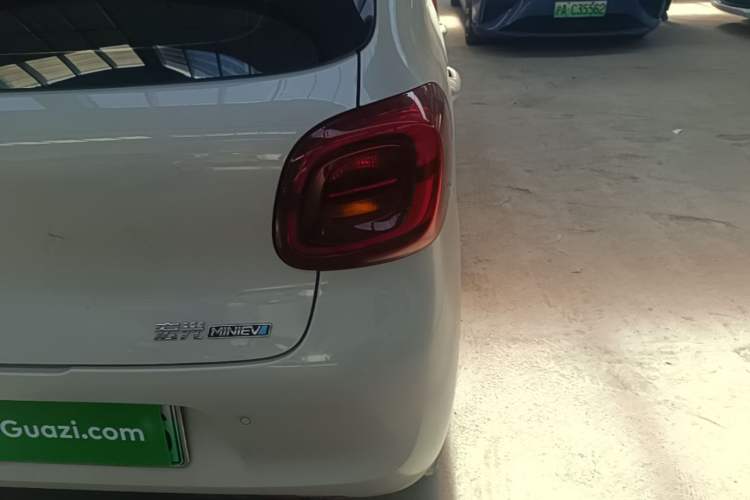Used Wuling Hongguang MINIEV 2025 Four-Door Version Zhenxiang+ Edition Right Rear Taillight