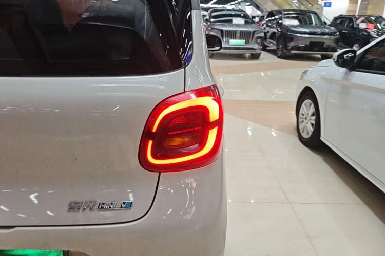 Used Wuling Hongguang MINIEV 2025 Four-Door Version Zhenxiang+ Edition Right Rear Taillight