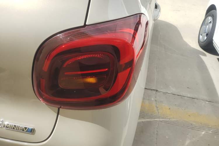 Used Wuling Hongguang MINIEV 2025 Four-Door Version Zhenxiang+ Edition Right Rear Taillight