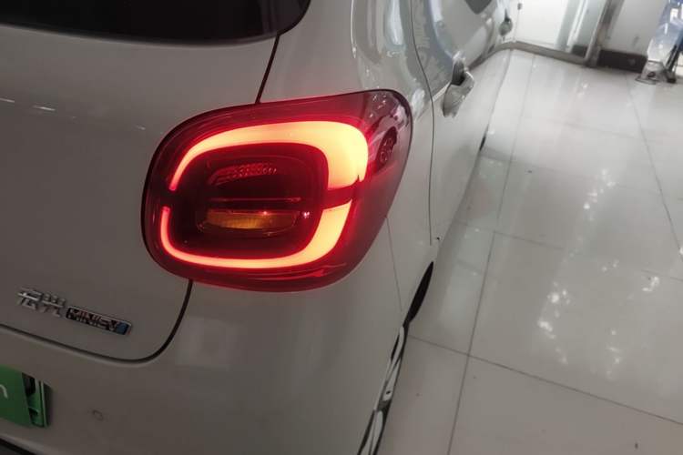 Used Wuling Hongguang MINIEV 2025 Four-Door Version Zhenxiang+ Edition Right Rear Taillight