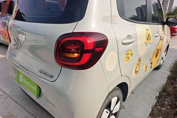 Used Wuling Hongguang MINIEV 2025 Four-Door Version Premium Edition Right Rear Taillight