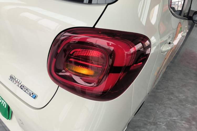 Used Wuling Hongguang MINIEV 2025 Four-Door Version Zhenxiang+ Edition Right Rear Taillight