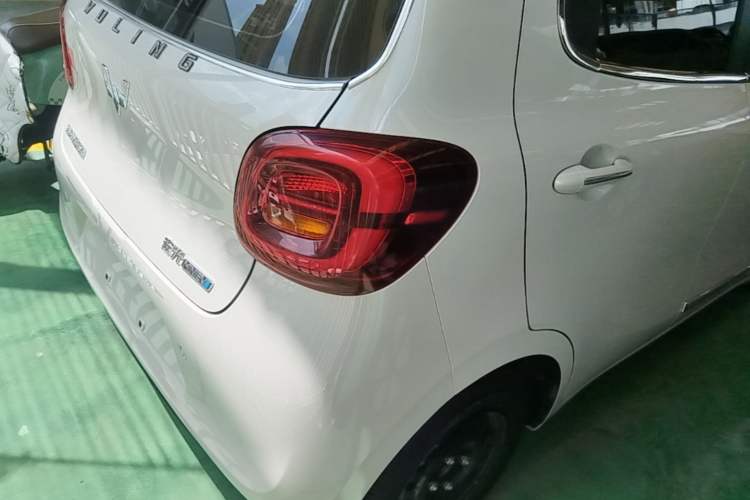 Used Wuling Hongguang MINIEV 2025 Four-Door Version Zhenxiang+ Edition Right Rear Taillight