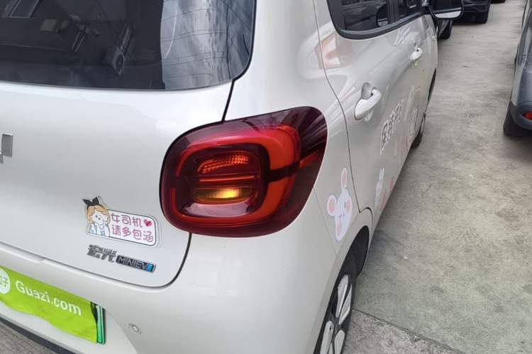 Used Wuling Hongguang MINIEV 2025 Four-Door Version Advanced Edition Right Rear Taillight