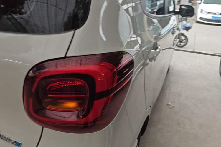 Used Wuling Hongguang MINIEV 2025 Four-Door Version Zhenxiang+ Edition Right Rear Taillight