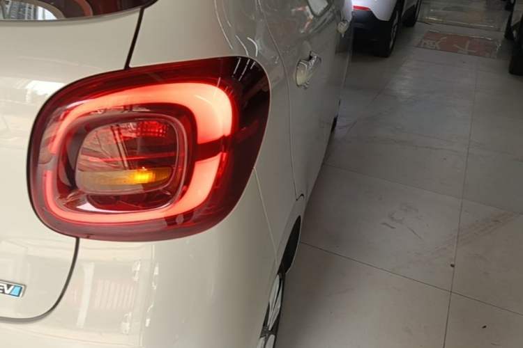 Used Wuling Hongguang MINIEV 2025 Four-Door Version Zhenxiang+ Edition Right Rear Taillight