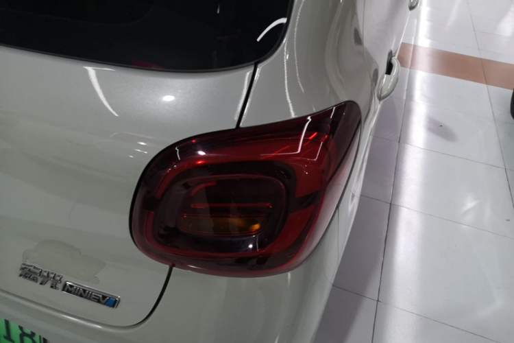 Used Wuling Hongguang MINIEV 2025 Four-Door Version Zhenxiang+ Edition Right Rear Taillight