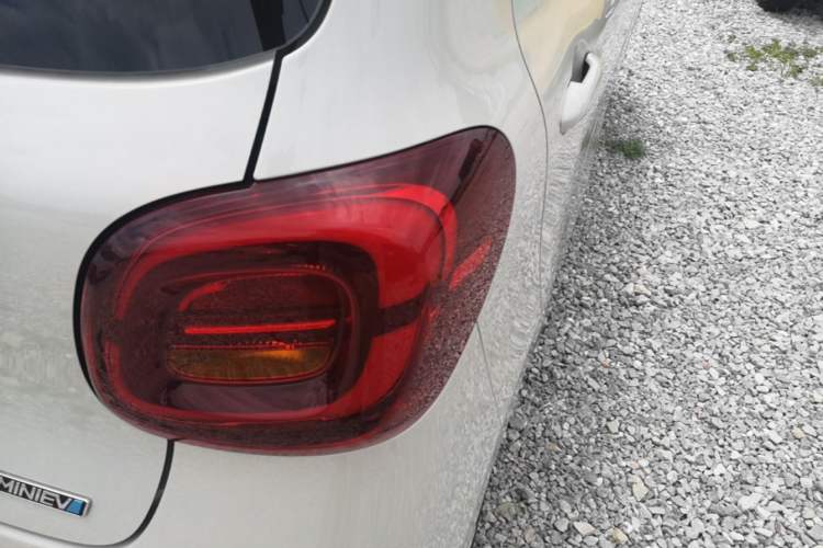 Used Wuling Hongguang MINIEV 2025 Four-Door Version Advanced Edition Right Rear Taillight
