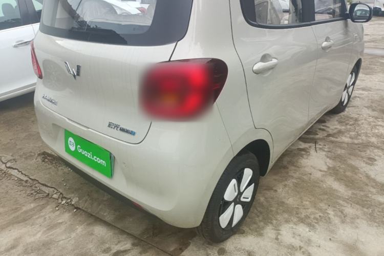 Used Wuling Hongguang MINIEV 2025 Four-Door Version Advanced Edition Right Rear Taillight