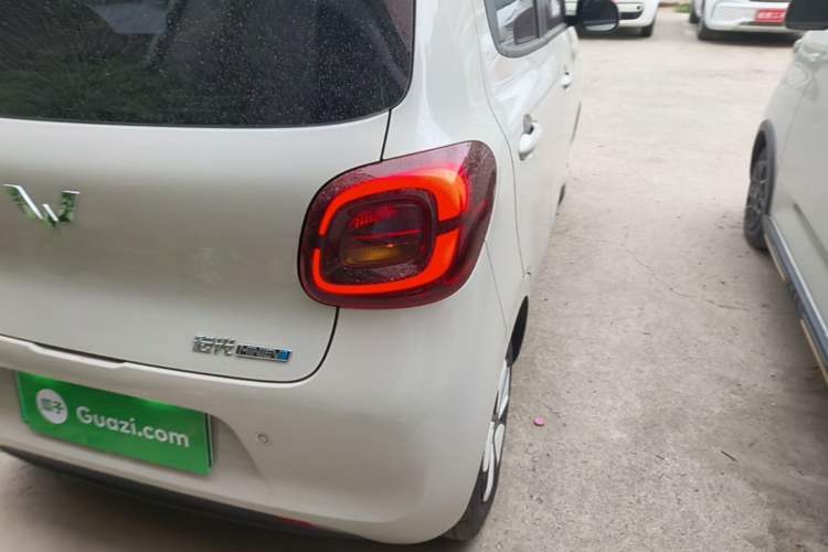 Used Wuling Hongguang MINIEV 2025 Four-Door Version Zhenxiang+ Edition Right Rear Taillight