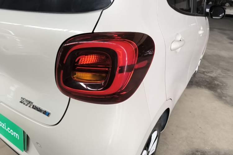 Used Wuling Hongguang MINIEV 2025 Four-Door Version Premium Edition Right Rear Taillight
