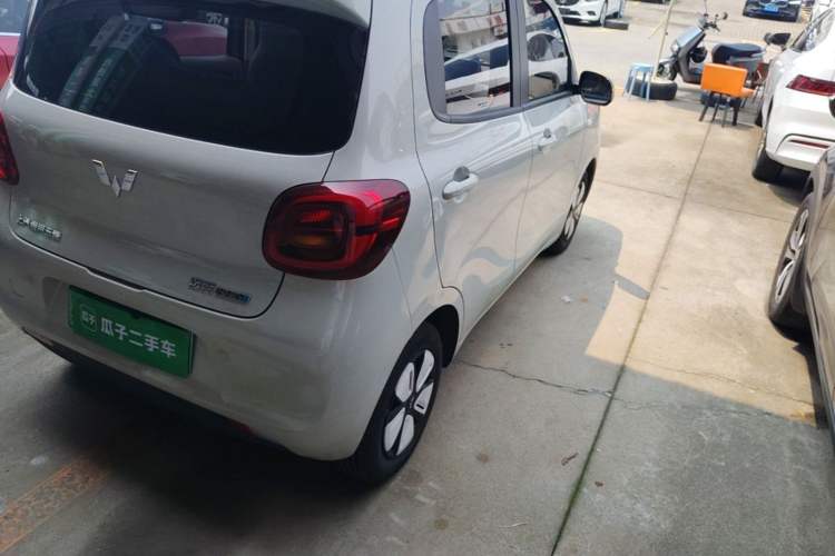 Used Wuling Hongguang MINIEV 2025 Four-Door Version Advanced Edition Right Rear Taillight
