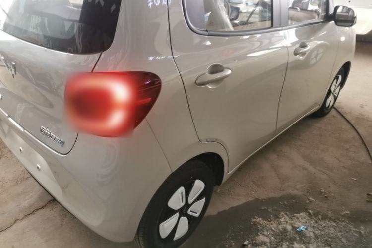 Used Wuling Hongguang MINIEV 2025 Four-Door Version Advanced Edition Right Rear Taillight